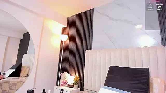 Samantha Claus online show from September 2025 04:01:01 AM