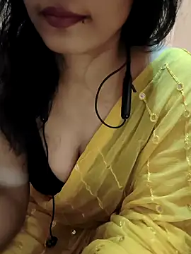 Divya Bharti online show from November 2025 04:06:01 PM