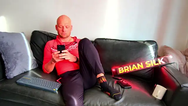 BRIANSILK77 online show from January 2026 12:21:02 PM
