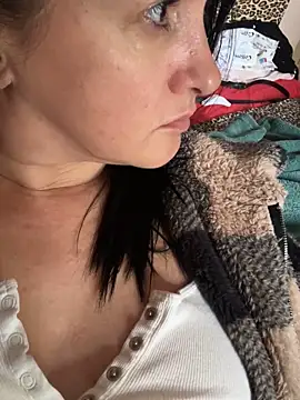 TriumphLove online show from October 2025 08:10:01 AM