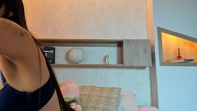 Emilly Beaumont online show from February 2026 01:05:02 PM