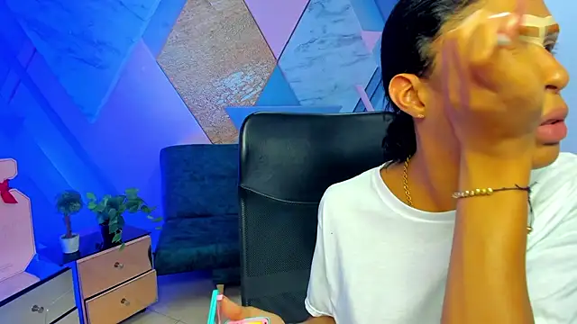 Snapshot of keytinthomson_ chatting on October 2025 08:07:01 PM keytinthomson online show from October 2025 08:07:01 PM