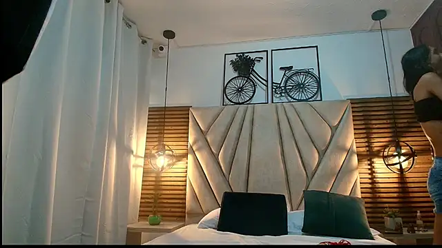 Cinthiabaker online show from September 2025 11:21:01 AM