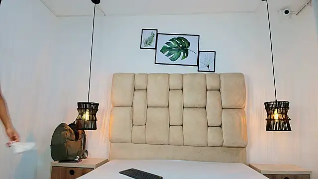 Cinthiabaker online show from April 2026 01:44:01 PM