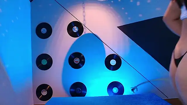 Lilith and Khloe online show from February 2026 11:41:01 AM