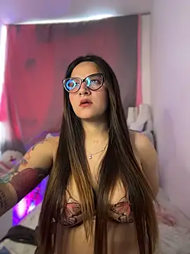 Snapshot of Linda_Bellucci chatting on June 2026 08:47:01 PM Linda Bellucci online show from June 2026 08:47:01 PM