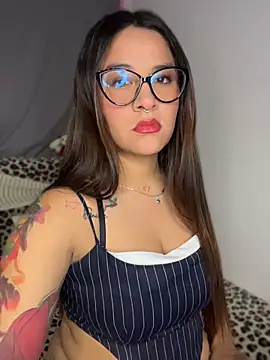 Snapshot of Linda_Bellucci chatting on July 2026 04:17:02 AM Linda Bellucci online show from July 2026 04:17:02 AM