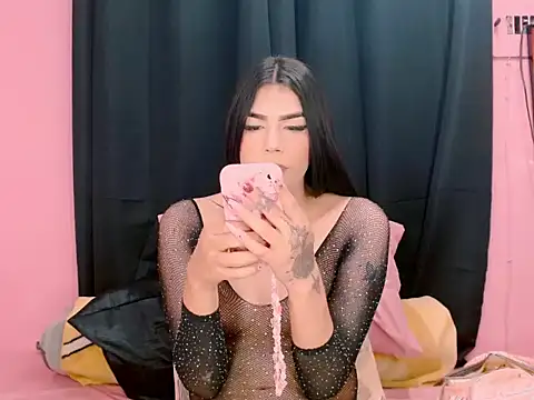 Snapshot of _crystal23_ chatting on October 2025 04:44:01 AM crystal23 online show from October 2025 04:44:01 AM