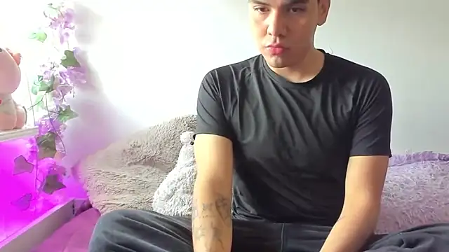 Axel Hunter online show from June 2026 04:35:02 PM