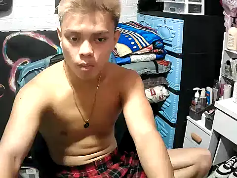 Snapshot of Pinoy_slutcummer69 chatting on June 2026 09:14:01 AM Pinoy slutcummer69 online show from June 2026 09:14:01 AM