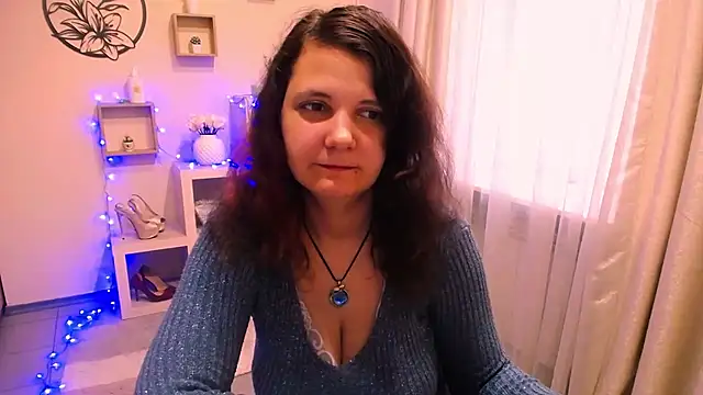 Snapshot of TwoBigSuns chatting on July 2026 07:23:01 AM TwoBigSuns online show from July 2026 07:23:01 AM