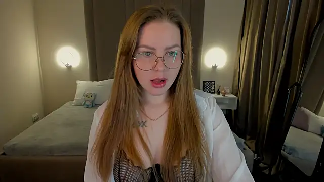 MikaBloom online show from October 2025 01:56:01 AM