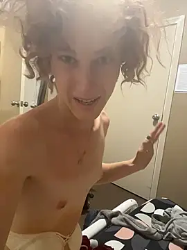 Snapshot of summervera chatting on November 2025 03:18:02 PM summervera online show from November 2025 03:18:02 PM