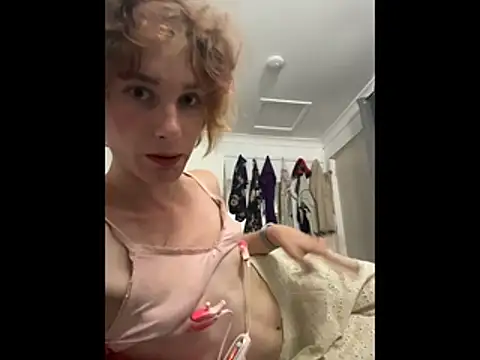 Snapshot of summervera chatting on December 2025 01:54:01 AM summervera online show from December 2025 01:54:01 AM