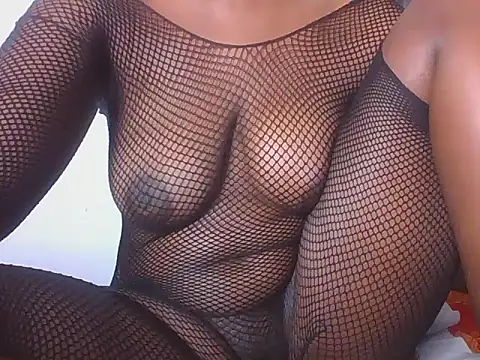 Snapshot of Linah97 chatting on October 2025 12:55:01 AM Linah97 online show from October 2025 12:55:01 AM