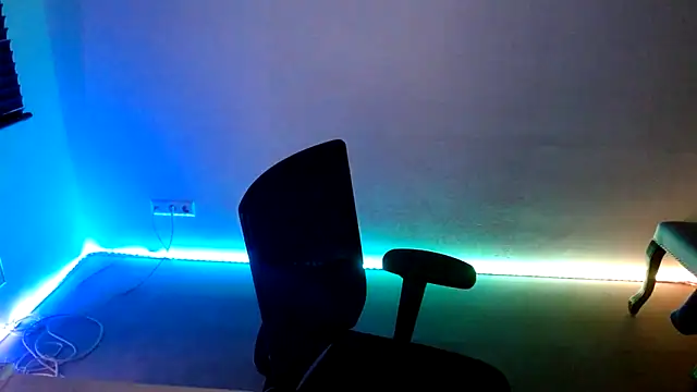 Mrs-Aurora online show from December 2025 09:01:01 PM