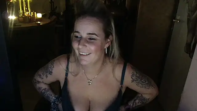 Mrs-Aurora online show from February 2026 11:08:01 PM