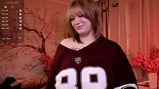 Morvelyn online show from November 2025 07:03:03 PM