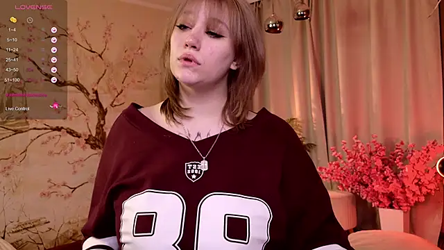 Morvelyn online show from November 2025 02:39:01 PM