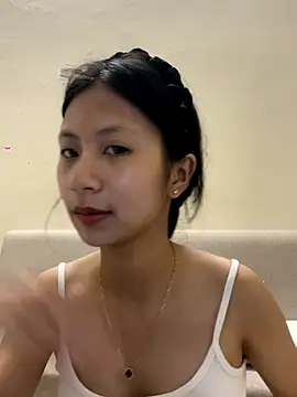 Lil-Gi online show from October 2025 03:32:01 PM