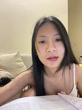 Lil-Gi online show from November 2025 03:44:01 PM