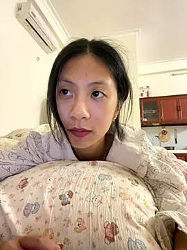 Lil-Gi online show from November 2025 03:56:02 PM