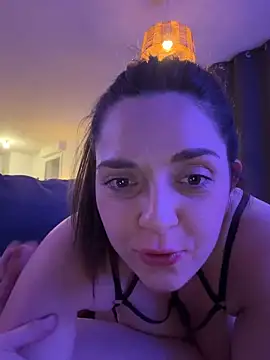 chloedlm5 online show from April 2026 10:40:02 PM