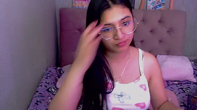 laurenelove online show from September 2025 02:55:01 AM