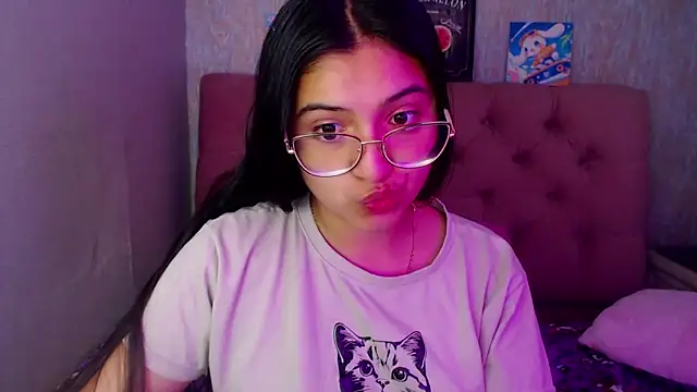 laurenelove online show from September 2025 12:32:01 AM