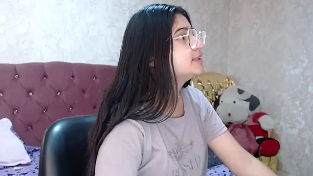 laurenelove online show from September 2025 02:35:01 AM