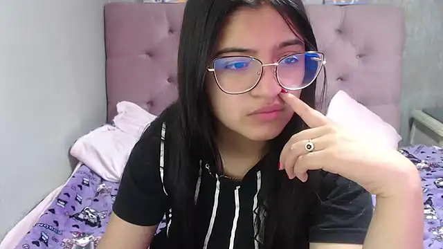 laurenelove online show from September 2025 02:56:02 AM