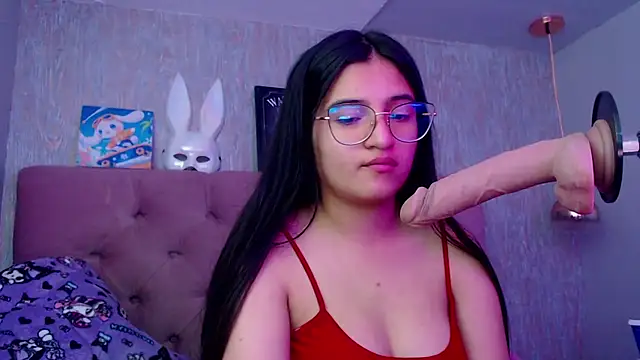 laurenelove online show from November 2025 04:00:01 AM