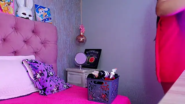 laurenelove online show from February 2026 03:00:02 AM