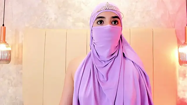 Snapshot of nayiraa_ chatting on September 2025 11:48:01 AM nayiraa online show from September 2025 11:48:01 AM