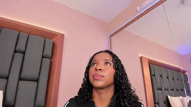 LisaMendez online show from September 2025 02:22:02 AM