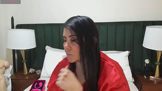 Snapshot of kiraGeiner chatting on September 2025 02:23:01 AM kiraGeiner online show from September 2025 02:23:01 AM