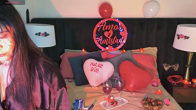 Snapshot of kiraGeiner chatting on September 2025 04:41:01 PM kiraGeiner online show from September 2025 04:41:01 PM