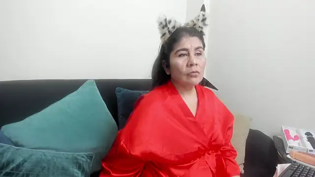 Snapshot of kiraGeiner chatting on November 2025 07:24:01 PM kiraGeiner online show from November 2025 07:24:01 PM