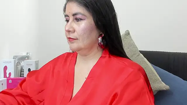 Snapshot of kiraGeiner chatting on November 2025 01:03:02 AM kiraGeiner online show from November 2025 01:03:02 AM