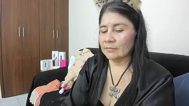 Snapshot of kiraGeiner chatting on November 2025 01:11:01 AM kiraGeiner online show from November 2025 01:11:01 AM