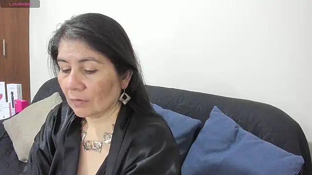 Snapshot of kiraGeiner chatting on November 2025 01:16:02 AM kiraGeiner online show from November 2025 01:16:02 AM