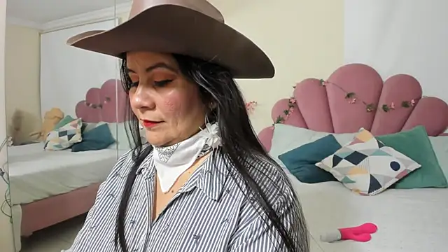 Snapshot of kiraGeiner chatting on January 2026 07:17:01 PM kiraGeiner online show from January 2026 07:17:01 PM