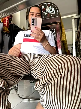 sharon-Hanna online show from October 2025 02:01:02 AM