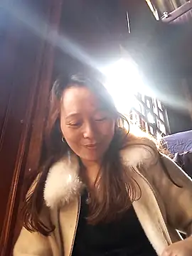 Bianly online show from December 2025 06:31:01 AM