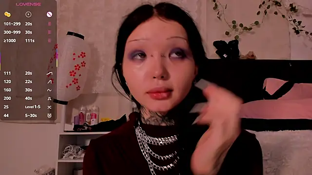 Lein Bone online show from October 2025 04:47:02 PM