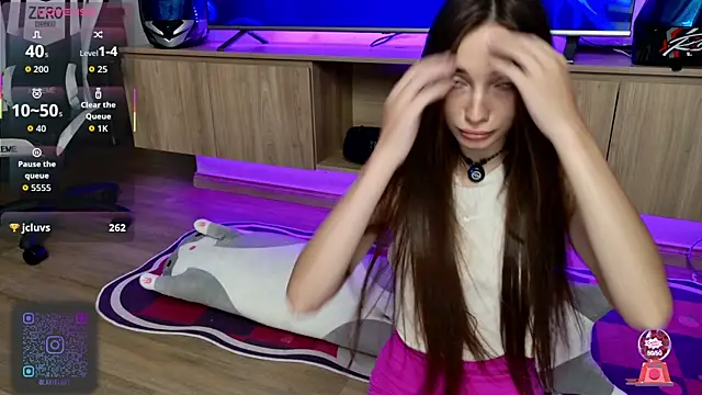 laxyflaxyy online show from September 2025 02:44:01 AM