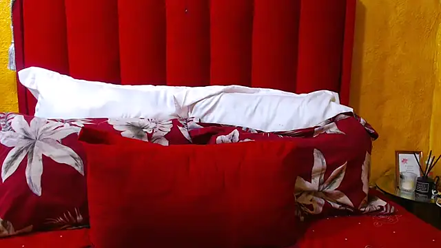 Candycrush2555 online show from October 2025 04:29:02 PM