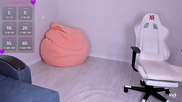 Momo Ayase  online show from October 2025 02:16:02 PM