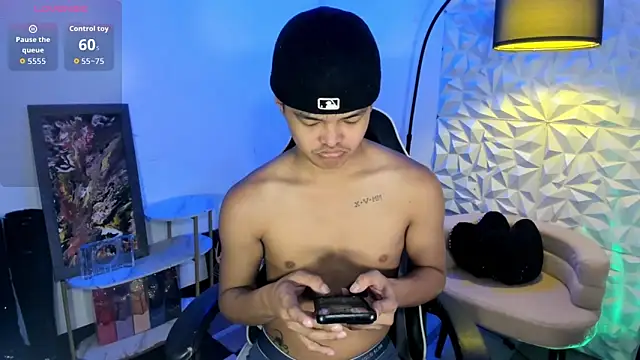 asianhugescott online show from February 2026 05:14:02 AM