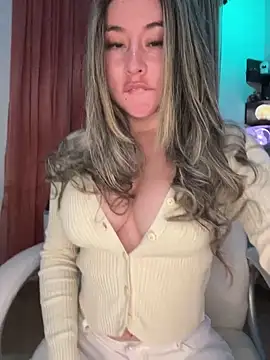 Snapshot of Sharon_07 chatting on January 2025 12:22:01 AM Sharon 07 online show from January 2025 12:22:01 AM